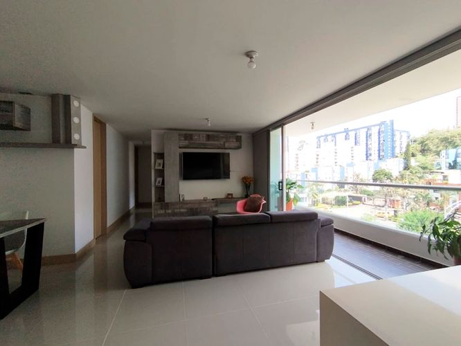 Apartamento de 3 alcobas en venta en El Poblado, Medellín, 87 m² · foto 3 de 16