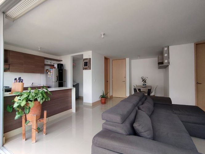 Apartamento de 3 alcobas en venta en El Poblado, Medellín, 87 m² · foto 4 de 16