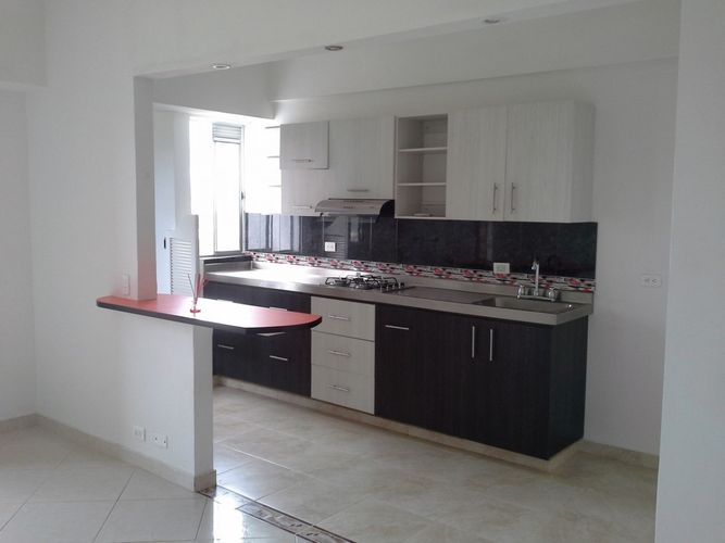 Apartamento de 2 alcobas en venta en La Navarra, Bello, 67 m² · foto 3 de 18
