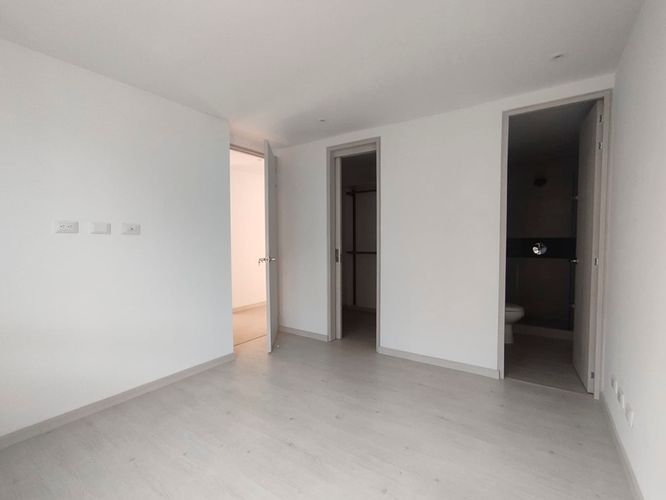 Apartamento de 2 alcobas en arriendo en El Poblado, Medellín, 89 m² · foto 10 de 19