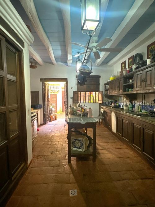 Casa de 10 alcobas en venta en El Centro, Cartagena, 700 m² · foto 4 de 13