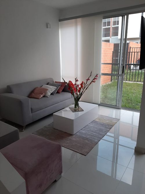 Casa de 3 alcobas en venta en Ub. Portal Del Jordan, Jamundí, 104 m² · foto 1 de 21