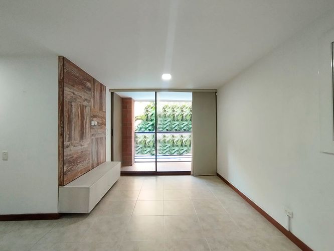 Apartamento de 2 alcobas en arriendo en El Poblado, Medellín, 70 m² · foto 2 de 13