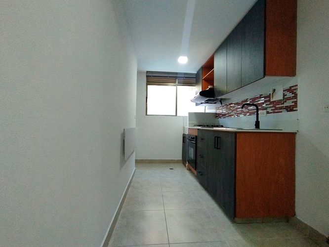 Apartamento de 2 alcobas en arriendo en El Poblado, Medellín, 70 m² · foto 4 de 13