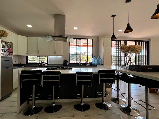 Casa de 4 alcobas en venta en El Porvenir, Rionegro, 360 m² · foto 5 de 15