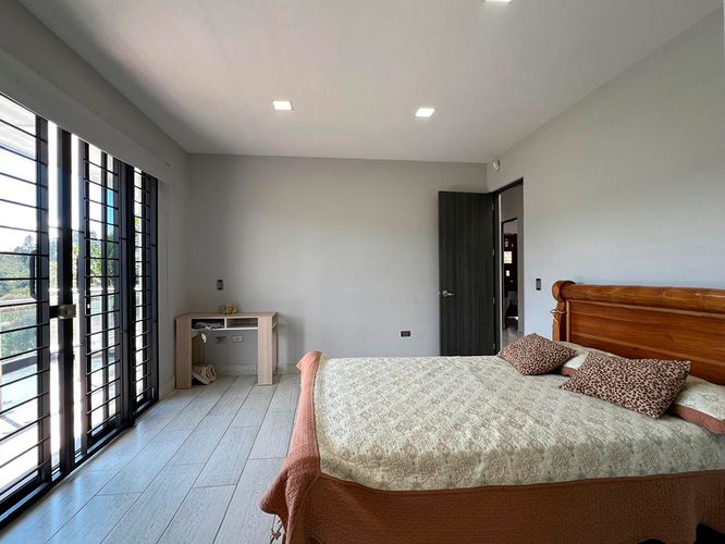 Casa de 4 alcobas en venta en El Porvenir, Rionegro, 360 m² · foto 7 de 15