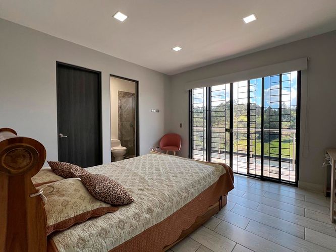 Casa de 4 alcobas en venta en El Porvenir, Rionegro, 360 m² · foto 8 de 15