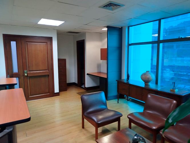 Oficina en arriendo en El Poblado, Medellín, 61 m² · foto 7 de 19