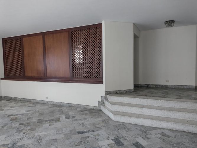 Casa de 8 alcobas en venta en Santa Monica, Cali, 1012 m² · foto 18 de 22