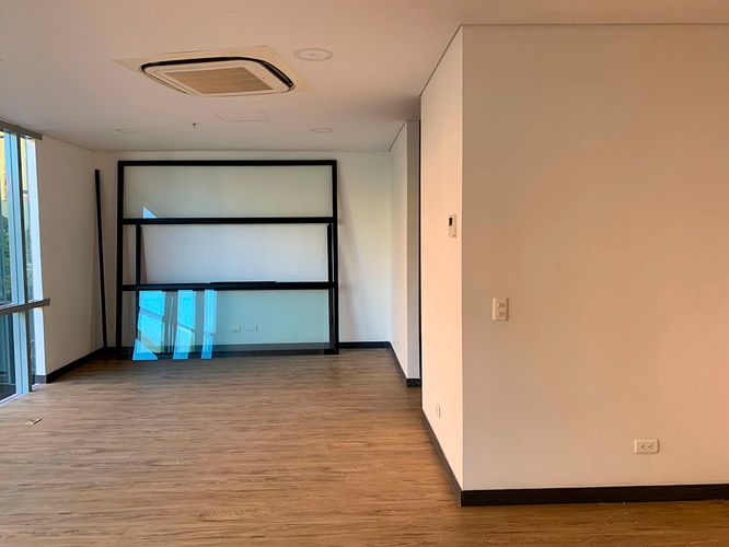 Oficina en arriendo en El Poblado, Medellín, 40 m² · foto 4 de 9