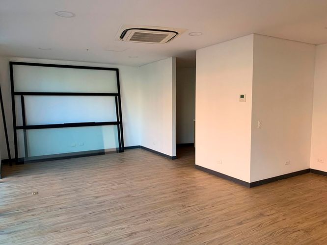 Oficina en arriendo en El Poblado, Medellín, 40 m² · foto 5 de 9
