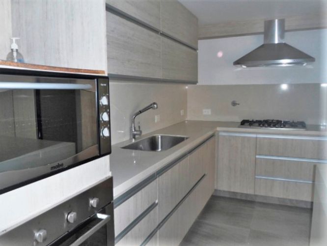 Apartamento de 3 alcobas en venta en El Poblado, Medellín, 113 m² · foto 6 de 16