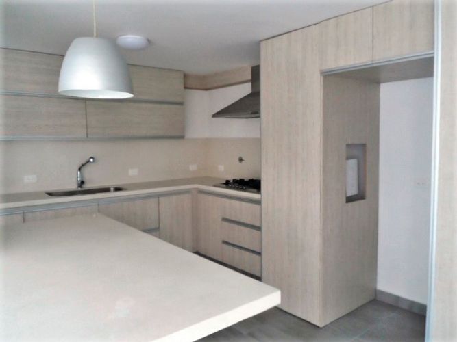 Apartamento de 3 alcobas en venta en El Poblado, Medellín, 113 m² · foto 8 de 16