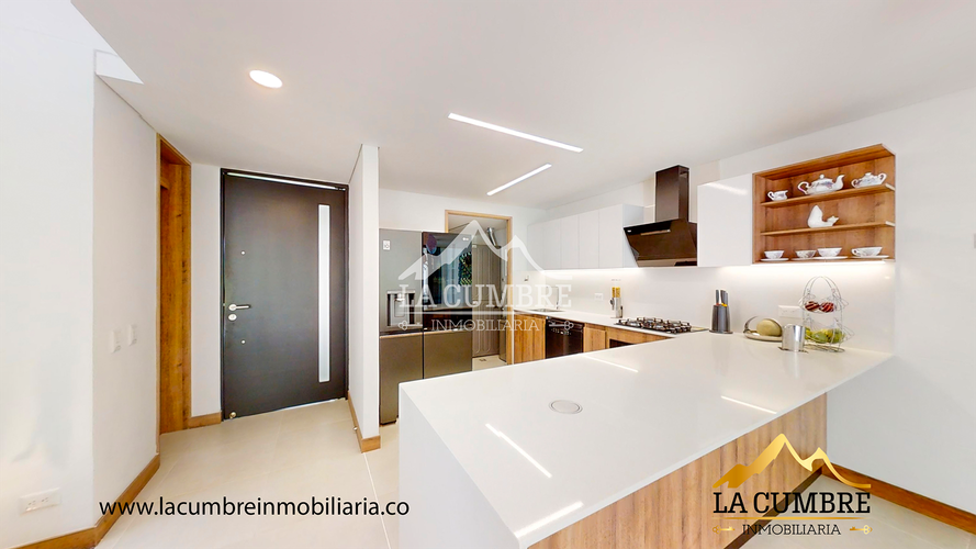 Casa de 3 alcobas en venta en Loma El Atravesado, Envigado, 170 m² · foto 5 de 19