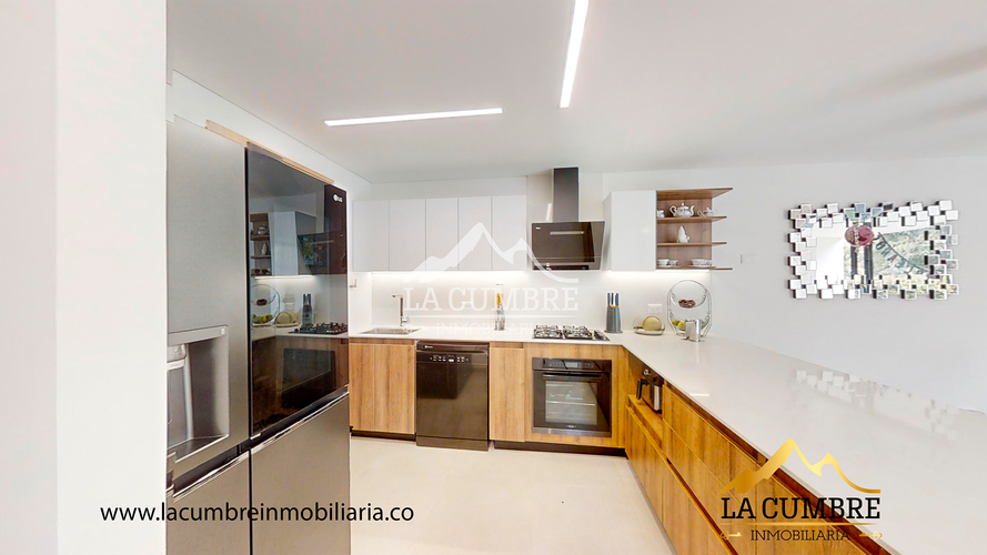 Casa de 3 alcobas en venta en Loma El Atravesado, Envigado, 170 m² · foto 6 de 19