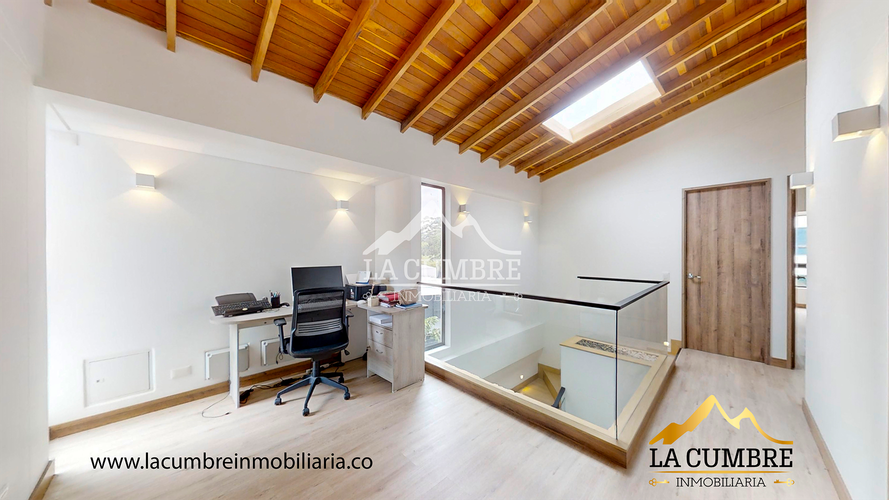 Casa de 3 alcobas en venta en Loma El Atravesado, Envigado, 170 m² · foto 14 de 19