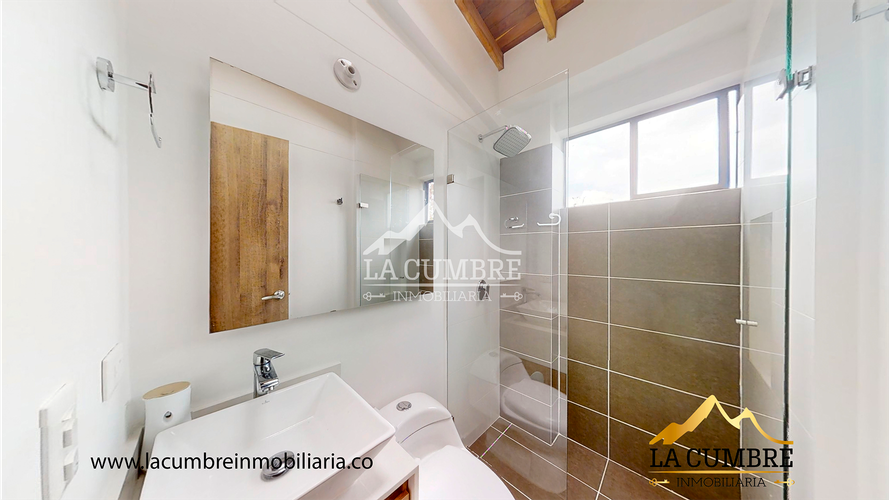 Casa de 3 alcobas en venta en Loma El Atravesado, Envigado, 170 m² · foto 17 de 19