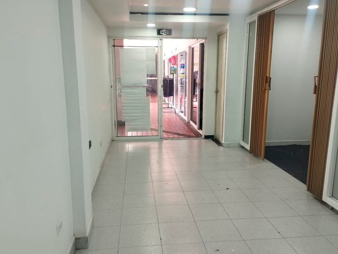 Local en arriendo en El Poblado, Medellín, 90 m² · foto 6 de 9