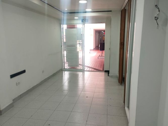 Local en arriendo en El Poblado, Medellín, 90 m² · foto 8 de 9