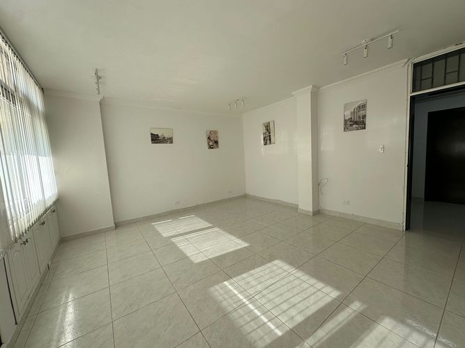 Oficina en venta en Centro, Pereira, 24 m² · foto 2 de 3