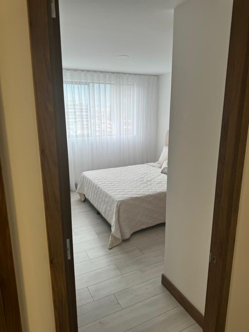 Apartamento de 2 alcobas en venta en El Poblado, Medellín, 84 m² · foto 2 de 12