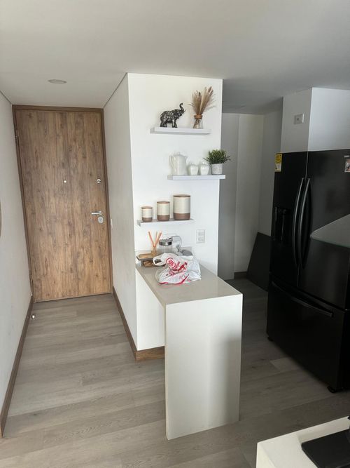 Apartamento de 2 alcobas en venta en El Poblado, Medellín, 84 m² · foto 3 de 12