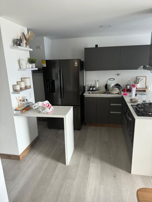 Apartamento de 2 alcobas en venta en El Poblado, Medellín, 84 m² · foto 9 de 12