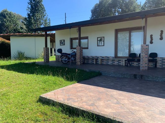 Casa de 4 alcobas en venta en La Catedral, Envigado · foto 2 de 17