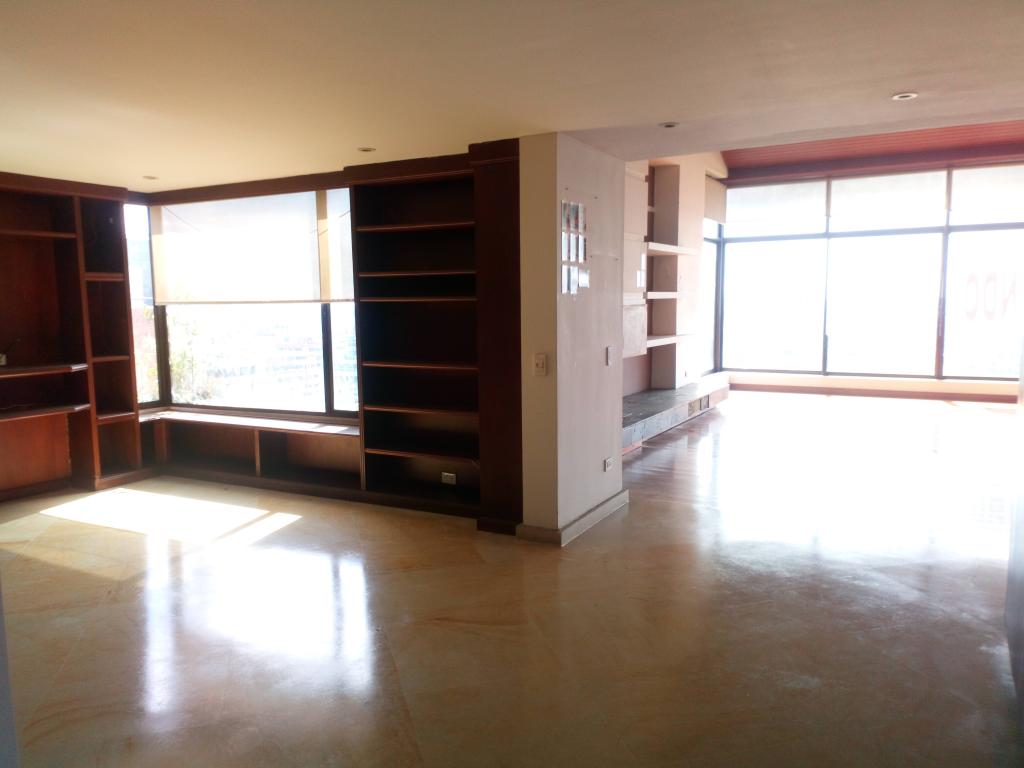 Apartamento en venta en Chico Norte, Bogotá · foto 3 de 24