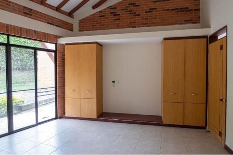 Casa de 3 alcobas en venta en Cerritos, Pereira, 274 m² · foto 9 de 9