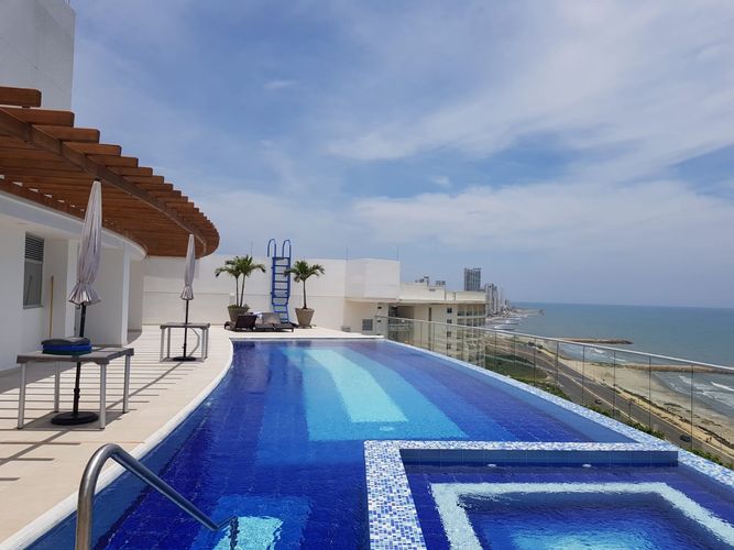 Apartamento de 2 alcobas en venta en Crespo, Cartagena, 106 m² · foto 8 de 13