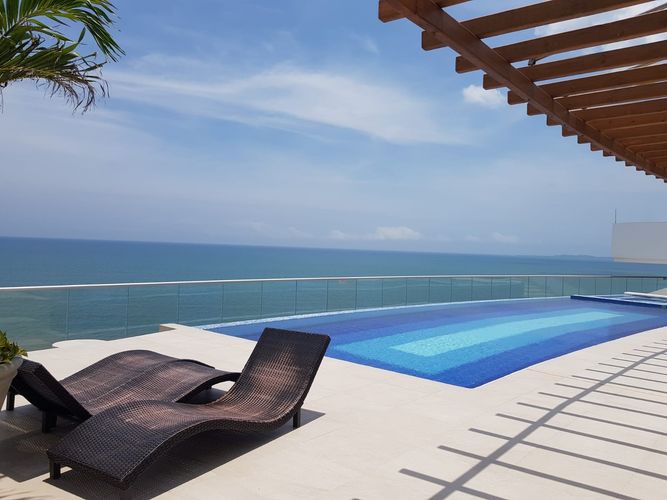Apartamento de 2 alcobas en venta en Crespo, Cartagena, 106 m² · foto 9 de 13
