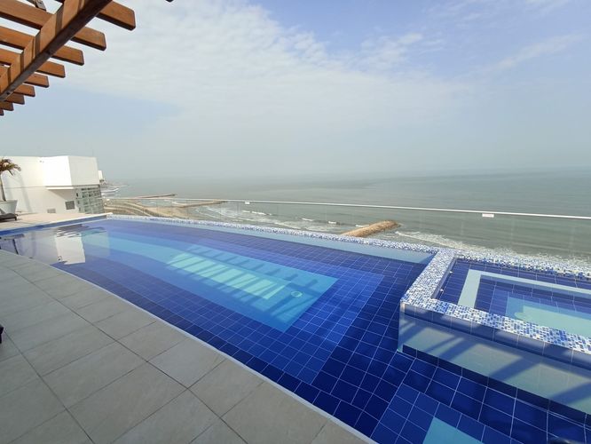 Apartamento de 2 alcobas en venta en Crespo, Cartagena, 106 m² · foto 10 de 13