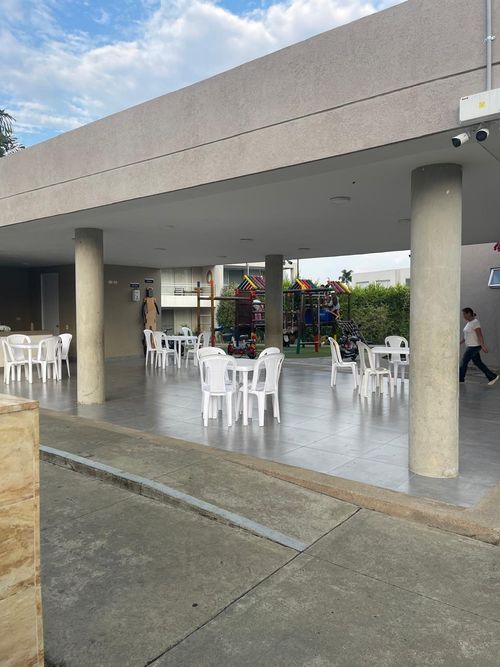 Casa de 3 alcobas en venta en Cr. Los Naranjos, Jamundí, 258 m² · foto 14 de 24