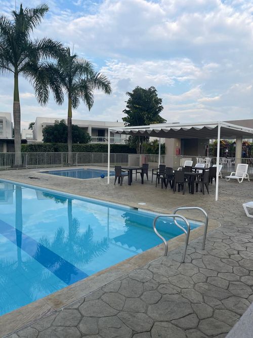 Casa de 3 alcobas en venta en Cr. Los Naranjos, Jamundí, 258 m² · foto 15 de 24