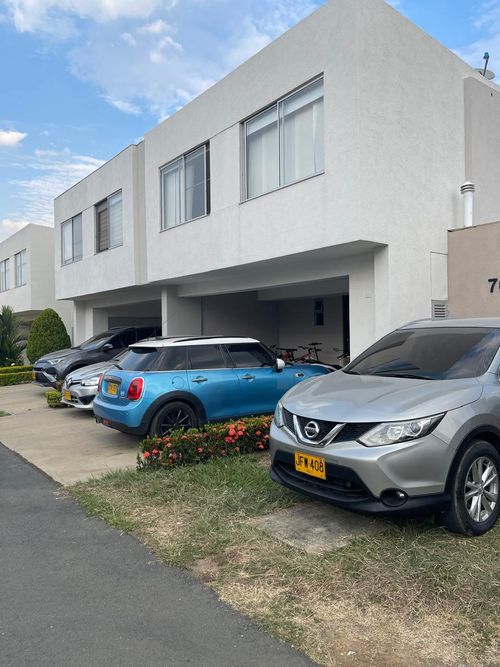 Casa de 3 alcobas en venta en Cr. Los Naranjos, Jamundí, 258 m² · foto 16 de 24