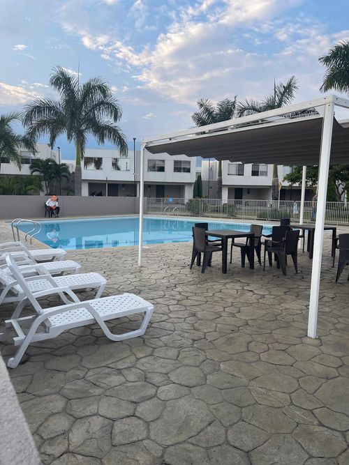Casa de 3 alcobas en venta en Cr. Los Naranjos, Jamundí, 258 m² · foto 21 de 24