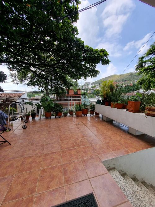 Casa de 5 alcobas en venta en Miraflores, Cali, 500 m² · foto 3 de 19