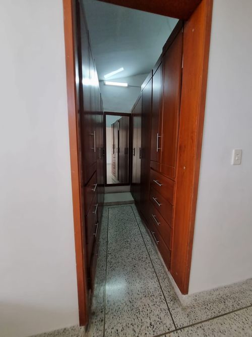 Casa de 5 alcobas en venta en Miraflores, Cali, 500 m² · foto 9 de 19