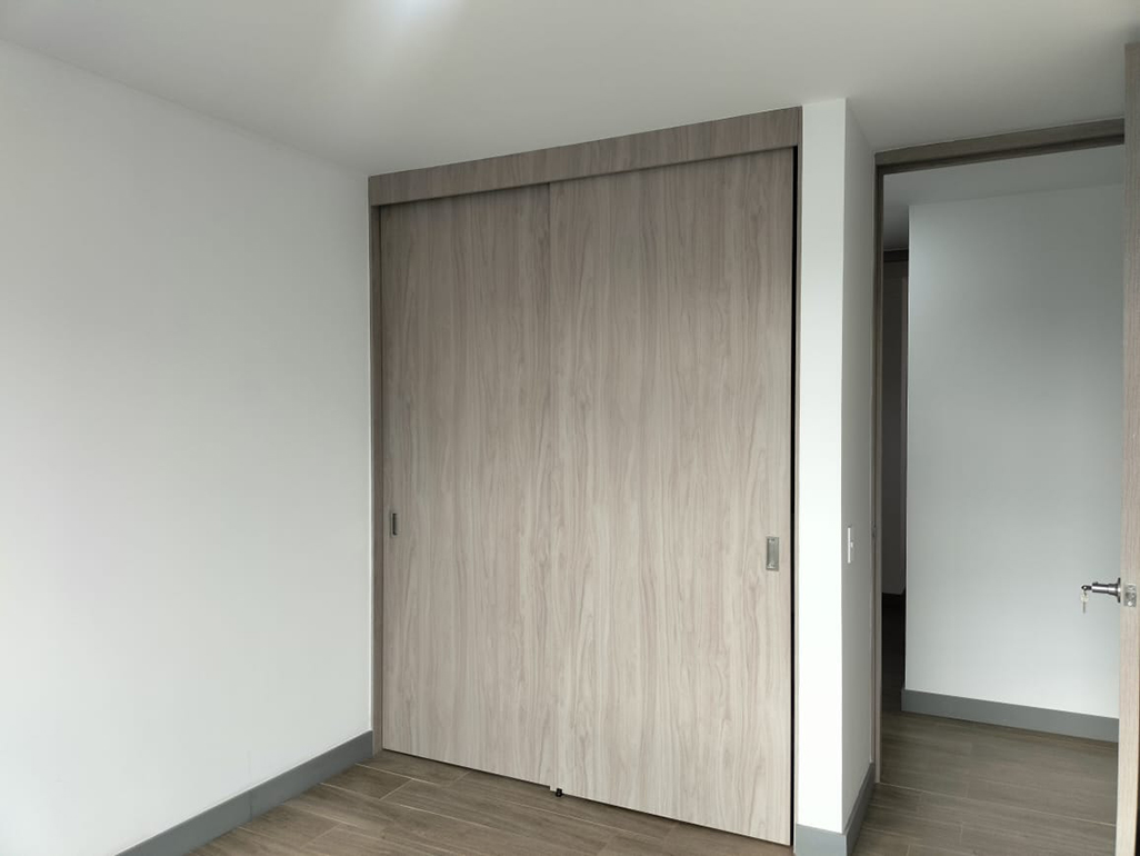 Apartamento en arriendo en Loma Benedictinos, Envigado · foto 10 de 17