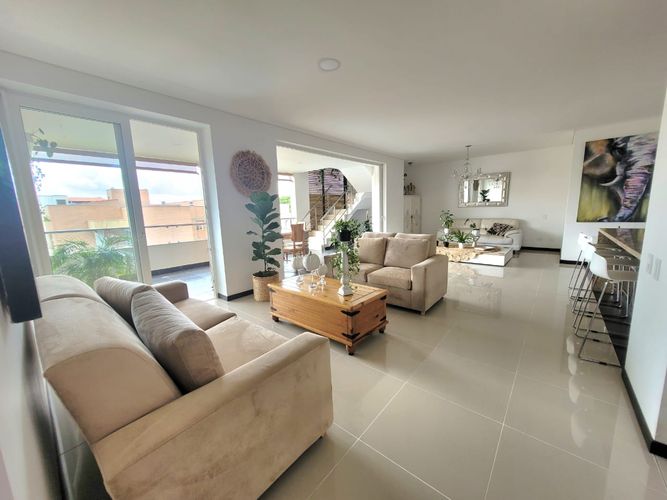 Apartamento de 3 alcobas en venta en Pance Alto, Cali, 192 m² · foto 2 de 24