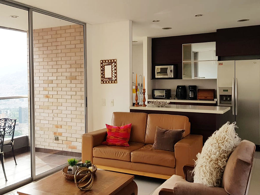 Apartamento en arriendo en El Poblado, Medellín · foto 2 de 15