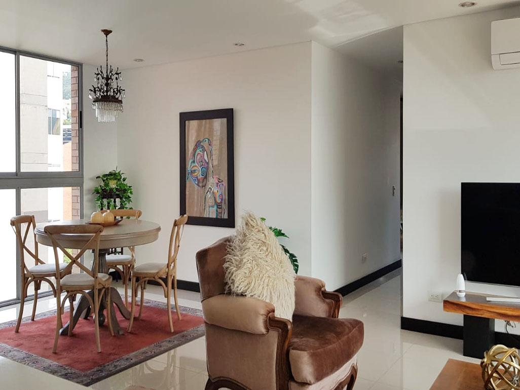 Apartamento en arriendo en El Poblado, Medellín · foto 3 de 15