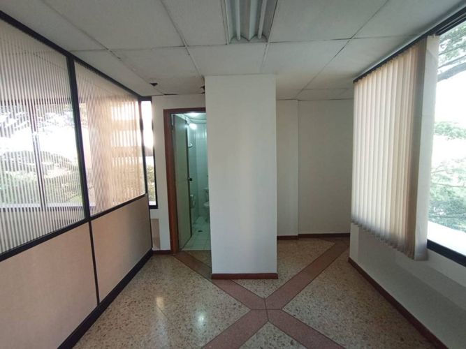 Oficina en arriendo en Milla De Oro, Medellín, 125 m² · foto 8 de 12