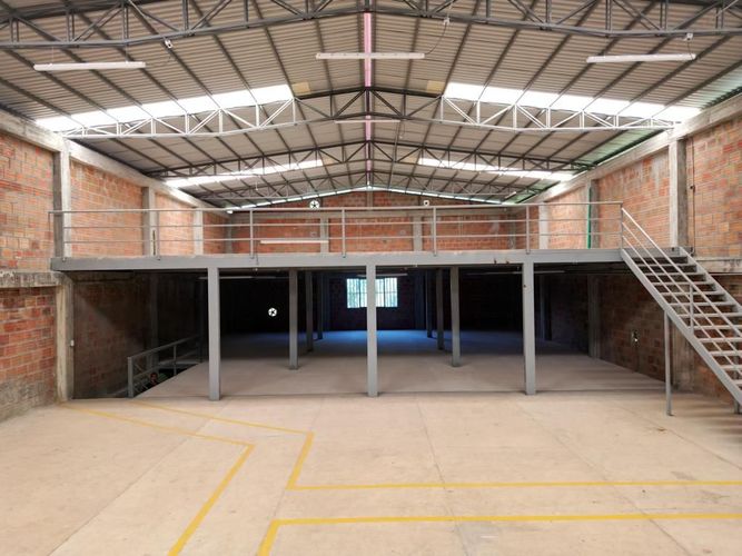 Bodega en arriendo en Combia  Alta, Pereira, 930 m² · foto 2 de 7