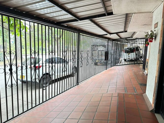 Edificio en venta en El Estadio, Neiva, 290 m² · foto 3 de 9