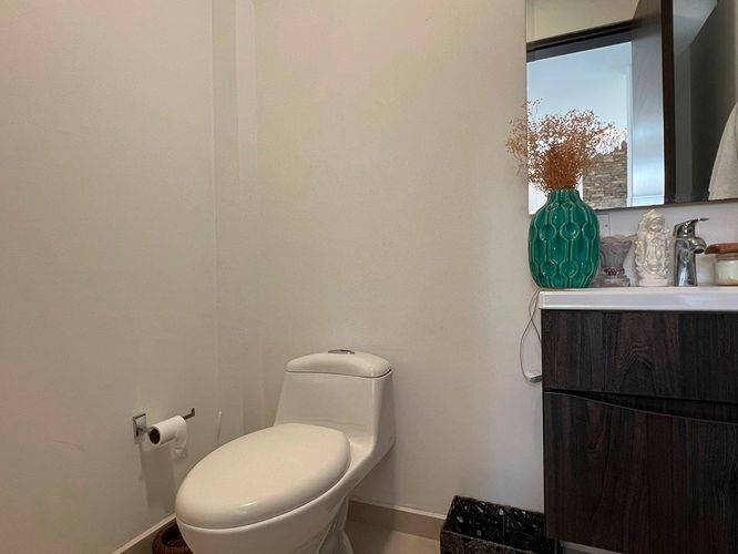 Casa de 4 alcobas en venta en Chipre, Rionegro, 355 m² · foto 2 de 15