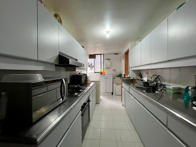 Apartamento de 2 alcobas en venta en El Poblado, Medellín, 100 m² · foto 4 de 14