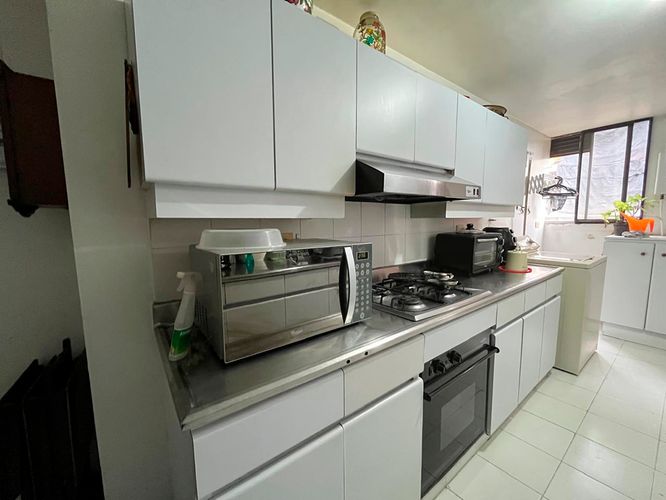 Apartamento de 2 alcobas en venta en El Poblado, Medellín, 100 m² · foto 5 de 14
