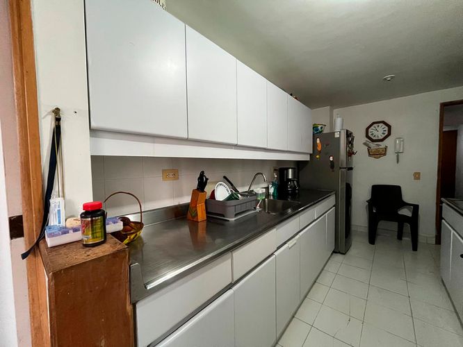 Apartamento de 2 alcobas en venta en El Poblado, Medellín, 100 m² · foto 6 de 14